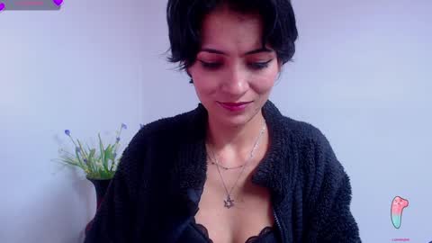 Snapshot of hanna_chloe chatting on February 4, 2025, 5:34 pm Sara online show from February 4, 2025, 5:34 pm