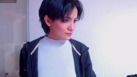 Snapshot of hanna_chloe chatting on February 18, 2025, 8:03 pm Sara online show from February 18, 2025, 8:03 pm