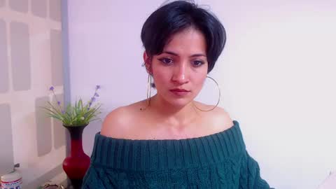 Snapshot of hanna_chloe chatting on February 27, 2025, 4:43 pm Sara online show from February 27, 2025, 4:43 pm