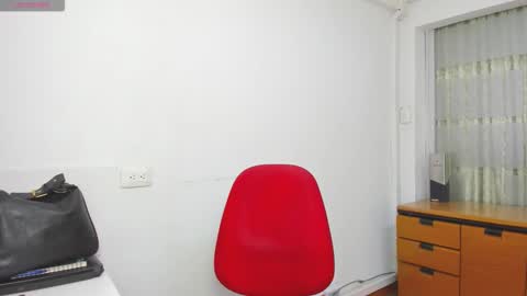 Snapshot of hanna_chloe chatting on October 6, 2025, 7:44 pm Sara online show from October 6, 2025, 7:44 pm