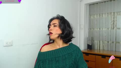 Snapshot of hanna_chloe chatting on November 10, 2025, 3:11 pm Sara online show from November 10, 2025, 3:11 pm