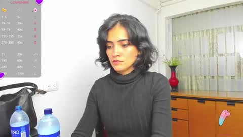 Snapshot of hanna_chloe chatting on November 24, 2025, 6:07 pm Sara online show from November 24, 2025, 6:07 pm