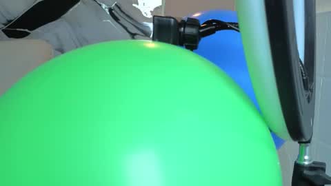 Snapshot of hanna_goldenst chatting on December 19, 2025, 11:39 am hanna_goldenst online show from December 19, 2025, 11:39 am