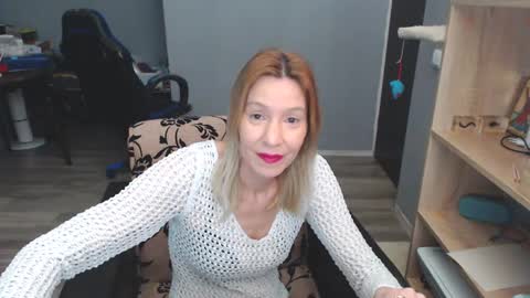 hanna_ha online show from February 28, 2025, 7:46 pm