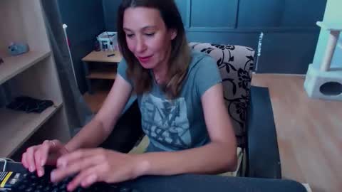 Snapshot of hanna_ha chatting on May 21, 2026, 10:22 am hanna_ha online show from May 21, 2026, 10:22 am
