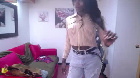 hanna_lamber online show from September 22, 2025, 12:29 pm