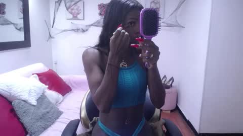 hanna_lamber online show from October 30, 2025, 12:17 pm