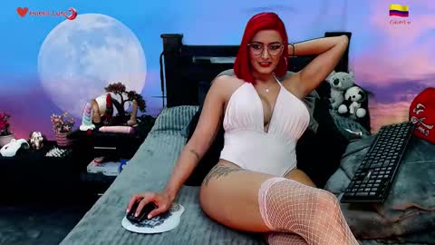 Snapshot of hanna_luna chatting on November 11, 2025, 5:29 am Hanna online show from November 11, 2025, 5:29 am