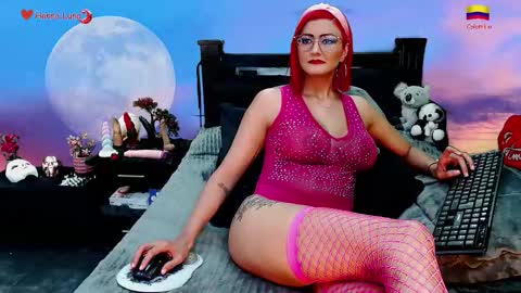 Snapshot of hanna_luna chatting on November 23, 2025, 7:30 am Hanna online show from November 23, 2025, 7:30 am