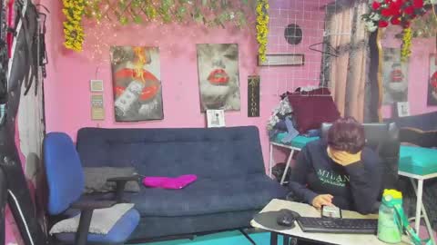 Snapshot of hanna_mature01 chatting on May 28, 2026, 12:13 pm Hanna online show from May 28, 2026, 12:13 pm