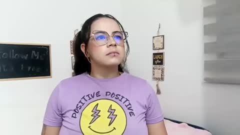 hanna_moons online show from February 17, 2026, 11:07 am