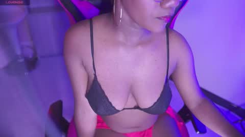 Snapshot of hanna_pierce chatting on September 26, 2025, 10:36 pm Hanna online show from September 26, 2025, 10:36 pm