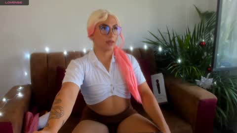 Hanna Capicorn online show from December 31, 2024, 3:53 pm