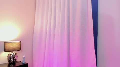 hanna_vell11 online show from April 30, 2026, 1:56 am