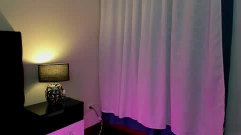 hanna_vell11 online show from May 2, 2026, 2:38 am