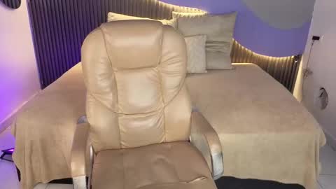 Akane Tendo online show from March 12, 2026, 4:18 am