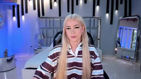  Hanna Connor  online show from May 1, 2026, 7:40 pm
