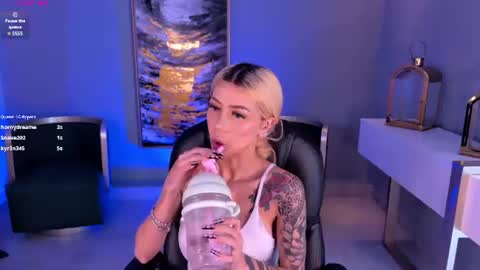  Hanna Connor  online show from July 4, 2026, 1:17 pm