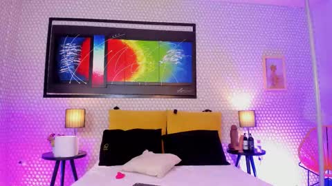 Hanna online show from November 19, 2025, 3:39 am