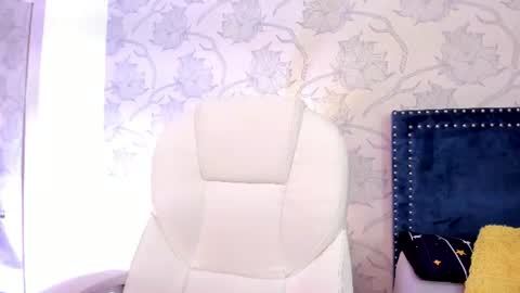 Snapshot of hannagh1_ chatting on July 14, 2026, 6:13 pm online show from July 14, 2026, 6:13 pm