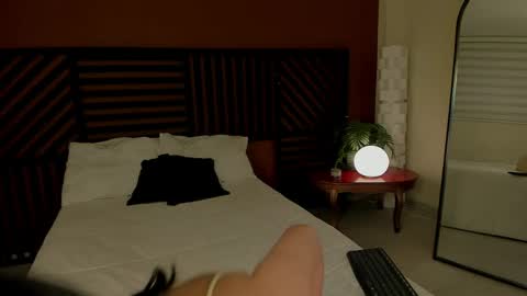 Hannah online show from May 2, 2026, 9:53 pm