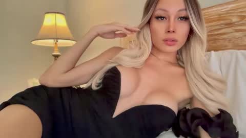 Snapshot of hannah_girl_ chatting on November 4, 2025, 1:43 pm Im your naughty girl and porn star in bed Hannah online show from November 4, 2025, 1:43 pm