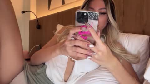 Snapshot of hannah_girl_ chatting on November 14, 2025, 2:10 am Im your naughty girl and porn star in bed Hannah online show from November 14, 2025, 2:10 am