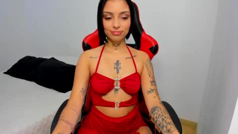 Snapshot of hannah_miltonn chatting on April 19, 2026, 6:10 pm Hannah Milton online show from April 19, 2026, 6:10 pm