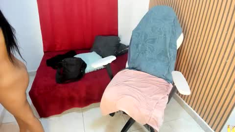 hannah_sexi69 online show from April 21, 2026, 2:23 pm