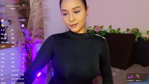 Hannah Williams online show from September 9, 2025, 11:15 pm