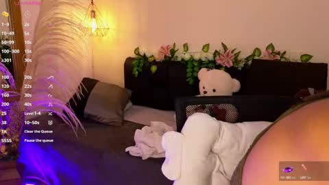 Hannah Williams online show from October 4, 2025, 9:24 pm