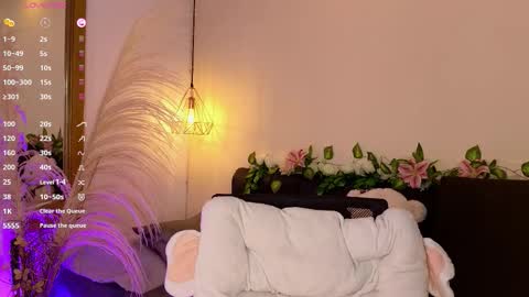 Hannah Williams online show from October 10, 2025, 9:36 pm