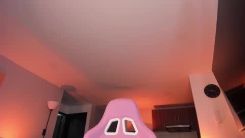 Hannah online show from March 6, 2025, 2:19 am