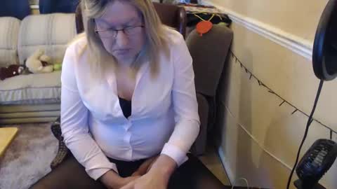 hannahcd57 online show from March 22, 2026, 2:04 am