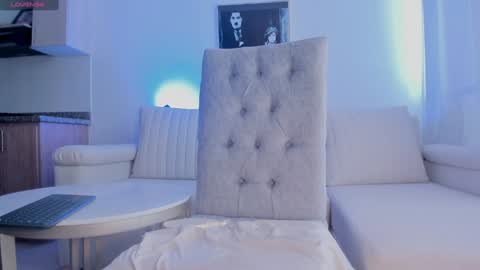 Snapshot of hannahdavisx chatting on January 14, 2025, 2:53 pm Hannah online show from January 14, 2025, 2:53 pm