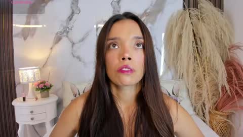 Snapshot of hannahill69 chatting on June 6, 2026, 5:12 am Hannahill69 online show from June 6, 2026, 5:12 am