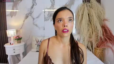 Snapshot of hannahill69 chatting on June 9, 2026, 5:08 am Hannahill69 online show from June 9, 2026, 5:08 am