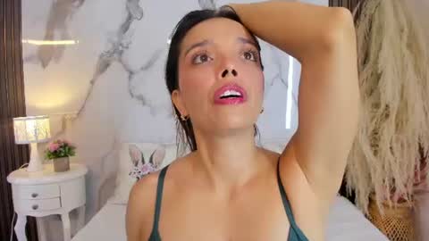 Snapshot of hannahill69 chatting on July 29, 2026, 5:16 am Hannahill69 online show from July 29, 2026, 5:16 am