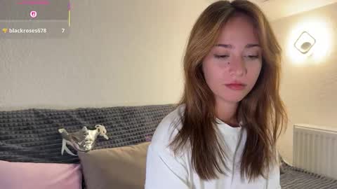 Snapshot of hannahinto chatting on October 31, 2025, 1:23 pm hannahinto online show from October 31, 2025, 1:23 pm