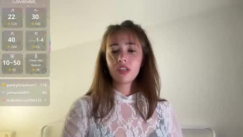 Snapshot of hannahinto chatting on November 18, 2025, 4:33 pm hannahinto online show from November 18, 2025, 4:33 pm