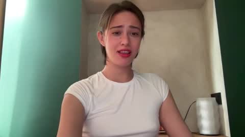 hannahinto online show from March 12, 2026, 9:48 am