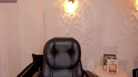 Snapshot of hannahjamesx chatting on November 2, 2025, 5:04 pm HANNAH J online show from November 2, 2025, 5:04 pm