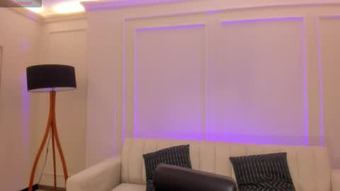 Snapshot of hannahjamesx chatting on November 9, 2025, 5:00 pm HANNAH J online show from November 9, 2025, 5:00 pm