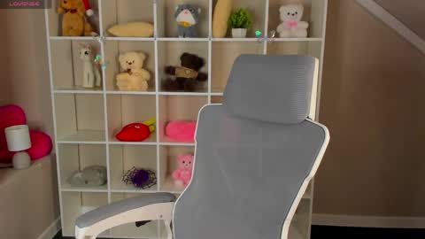 Hanna online show from April 30, 2026, 1:23 am