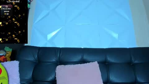 Hanna Independent Model online show from March 7, 2025, 3:51 am