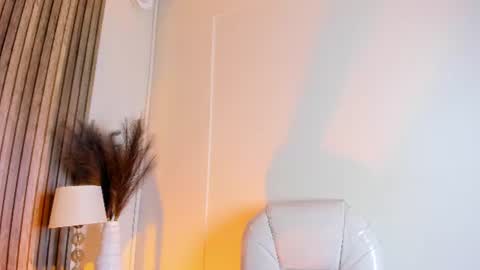 HannaPaola online show from July 2, 2026, 3:23 am