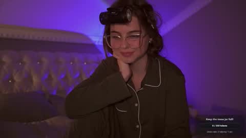 Hanna online show from November 9, 2025, 6:17 pm