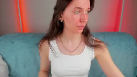 Hannavanilla online show from July 27, 2026, 1:23 am