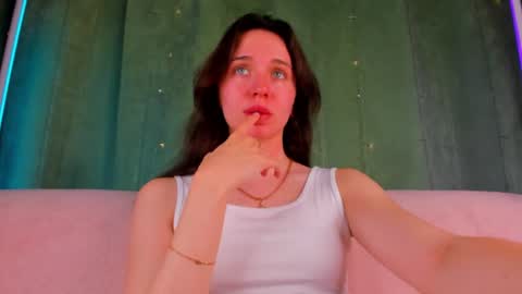 Hannavanilla online show from July 29, 2026, 1:37 am