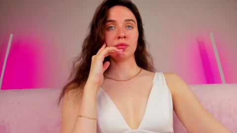 Hannavanilla online show from July 30, 2026, 1:48 am